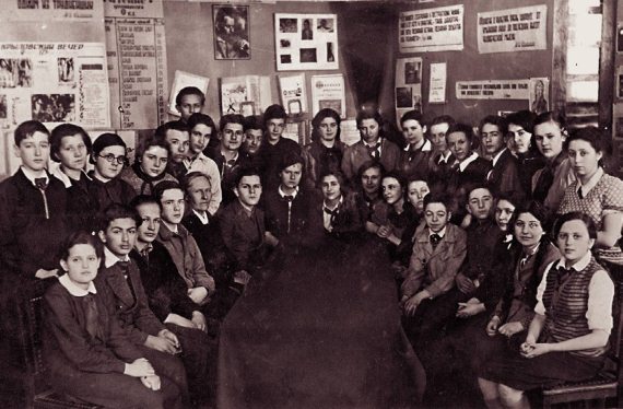 VII класс школы № 175 г. Москвы. 1941.